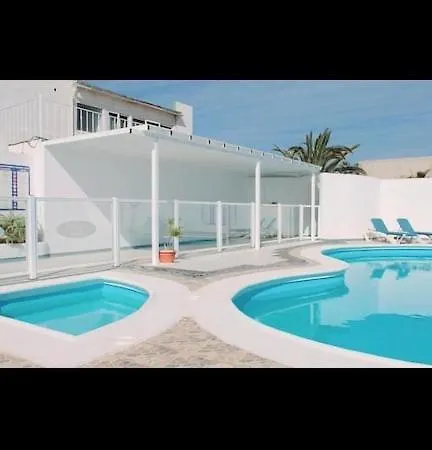 110 Colony Club Apartment