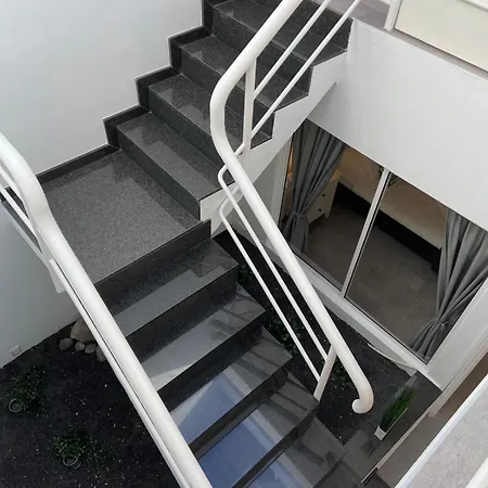 Apartment 110 Colony Club